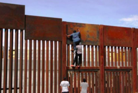 Gobierno de Trump celebra fallo judicial sobre el muro en la frontera