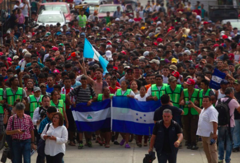 Mas de 100 inmigrantes hondureños de la caravana hacia EE.UU. han retornado