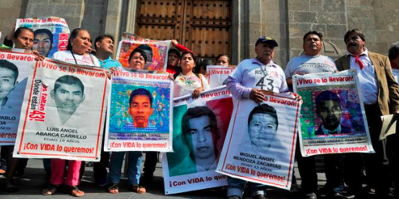 Desmontan la oficina del caso Ayotzinapa de la Comisión DD.HH. de México