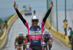 Venezolano Monsalve gana segunda etapa de Vuelta al Táchira