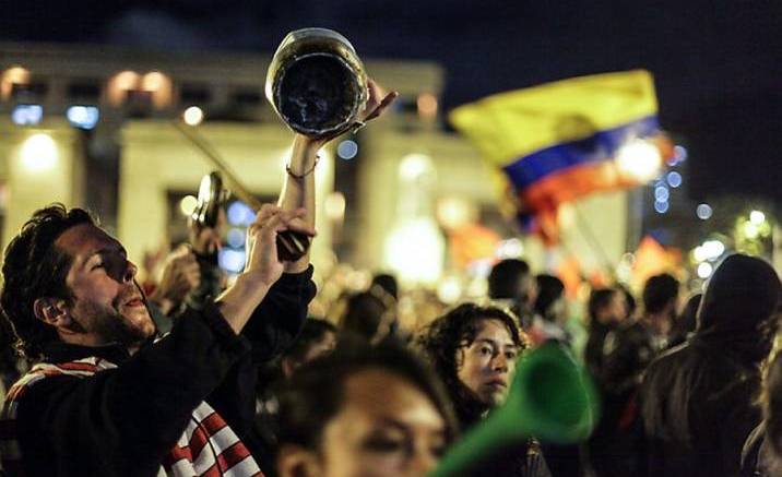 Cacerolazo contra la violencia, la primera gran protesta en Colombia