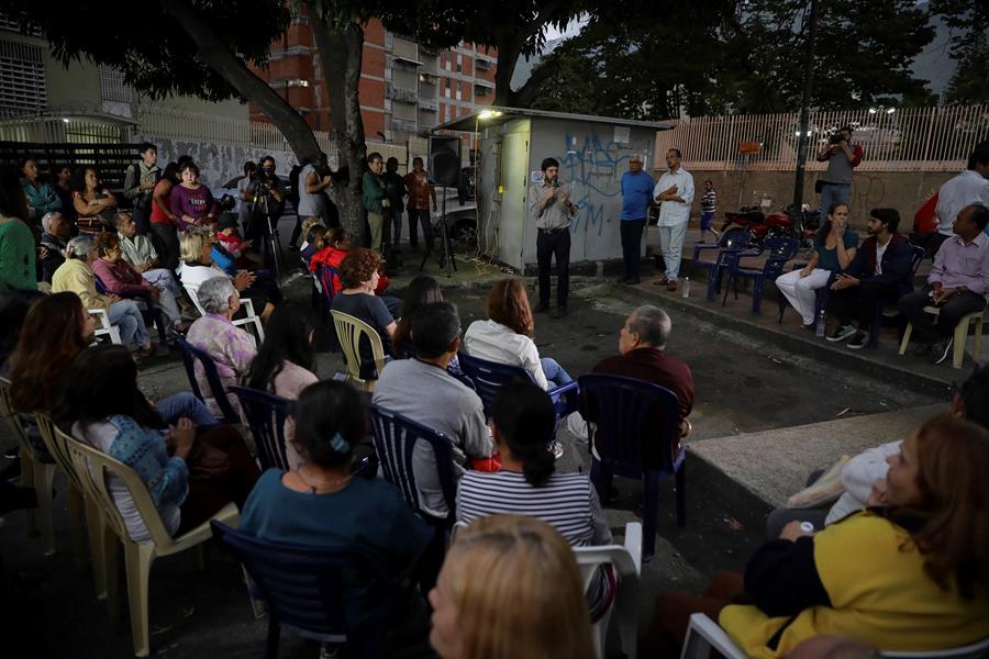 La oposición venezolana llevará a la calle la pugna por el Parlamento