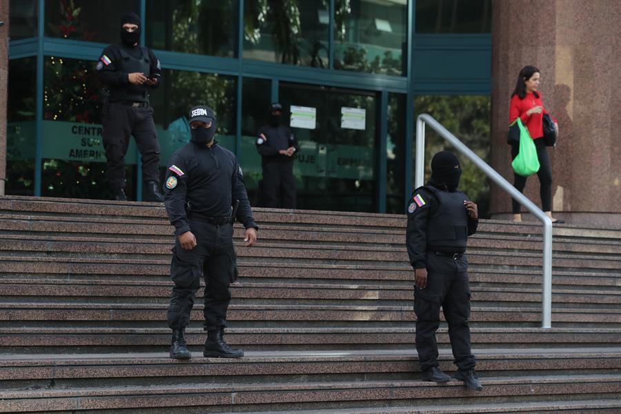 Régimen venezolano niega allanamiento en oficina de Guaidó
