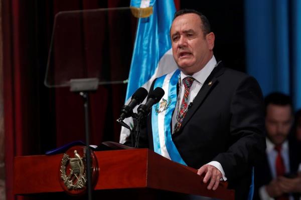 Alejandro Giammattei es investido como el nuevo presidente de Guatemala