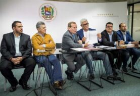 Oposición acusa a Maduro de operación de sobornos para restar apoyos a Guaidó