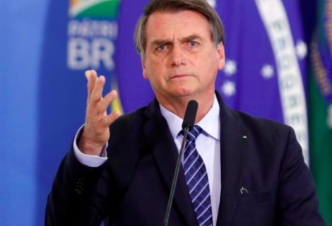 Bolsonaro sigue discurso de Trump por TV y critica intento de "impeachment"