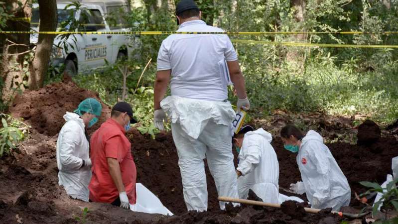 Hallan 11 cadáveres con signos de tortura en Michoacán
