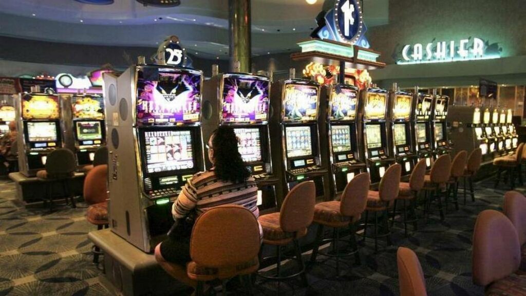 Empleados de casino de Miami se declaran culpables de robo millonario