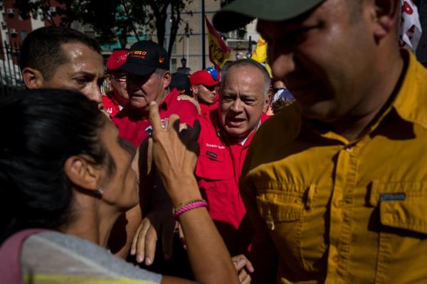 Diosdado Cabello advierte que vendrán más ataques a Guaidó