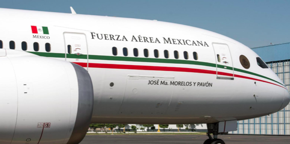 Mexicanos compran los primeros boletos de la rifa del avión presidencial