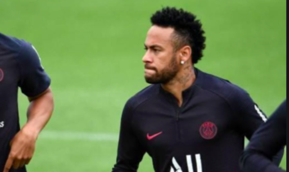 Neymar vuelve a Brasil durante la cuarentena en Francia