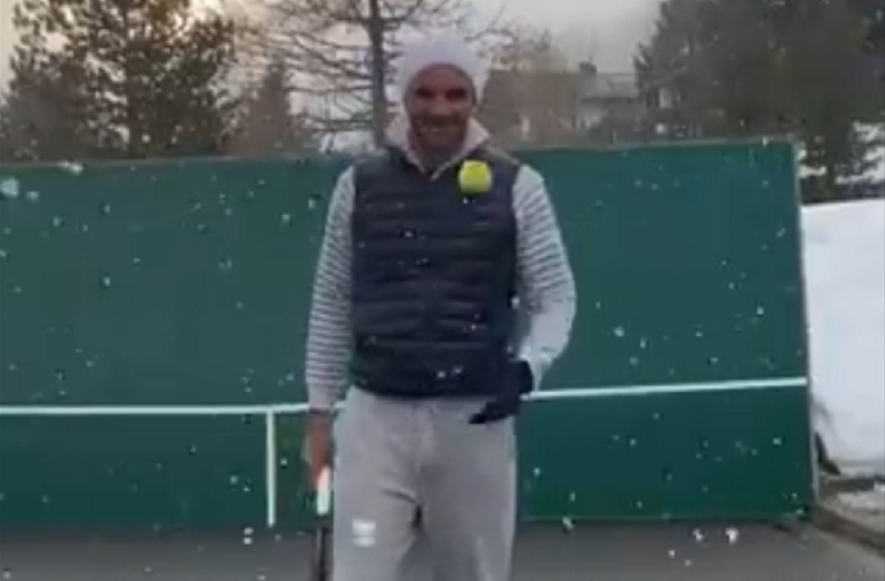 Federer se entrena bajo nieve y contra una pared (+ video)