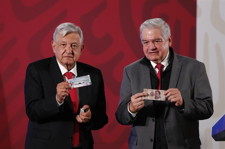 López Obrador aplaza venta de rifa del avión para después del paro de mujeres