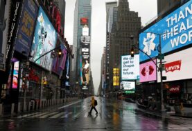 EEUU pide a quienes abandonan Nueva York que se sometan a cuarentena