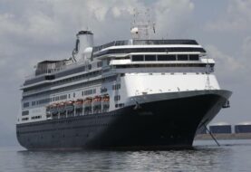 Mueren cuatro pasajeros en crucero de Holland que busca llegar a Florida