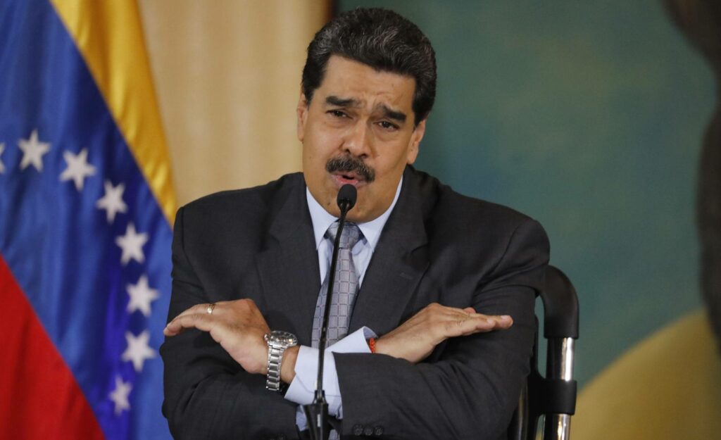 Maduro dice que Trump ataca a Venezuela para tapar crisis de COVID-19
