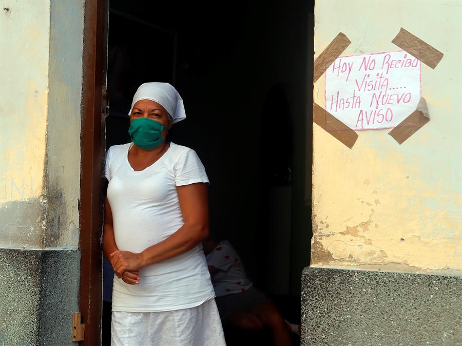 Cuba se debate entre quédate en casa por el coronavirus o comprar comida