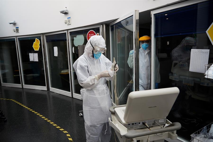 España repunta en contagios y fallecidos por coronavirus