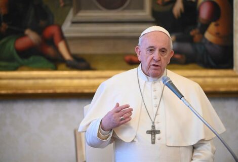 El papa recuerda a los sacerdotes muertos por el coronavirus