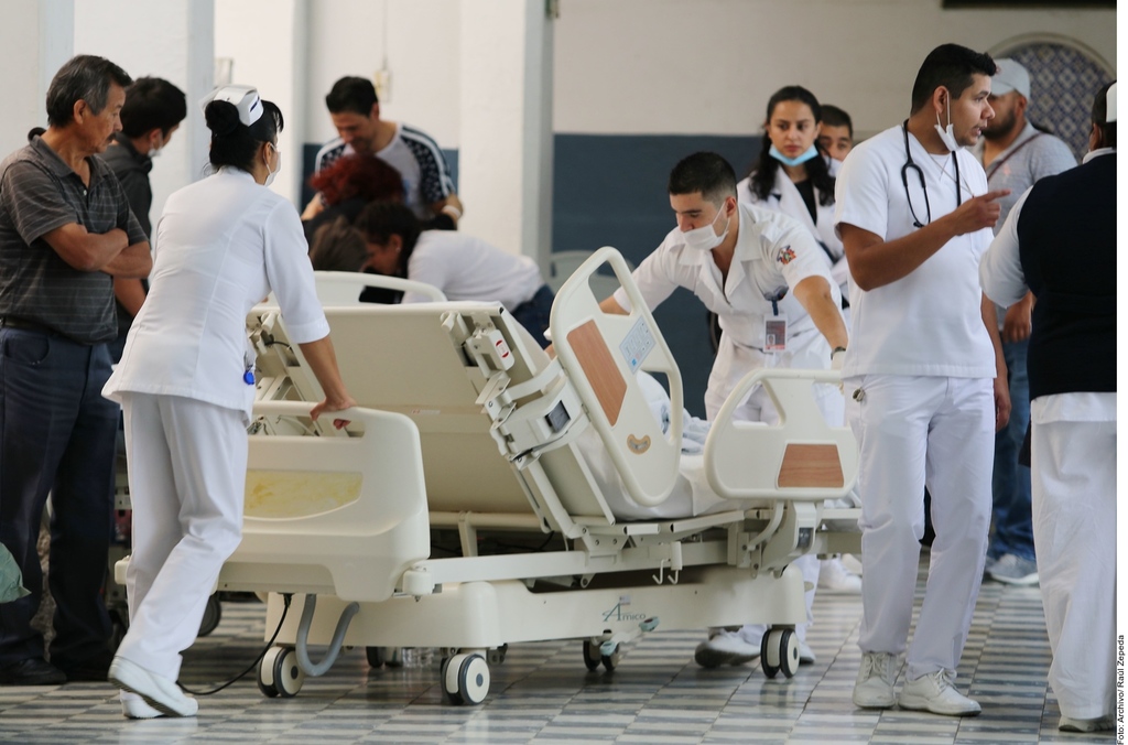 En México los médicos «están cayendo como moscas» por el COVID-19