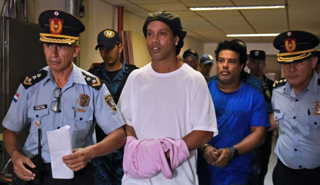 Ronaldinho en arresto domiciliario en un hotel