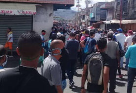 Continúan los saqueos en ciudades en el interior de Venezuela