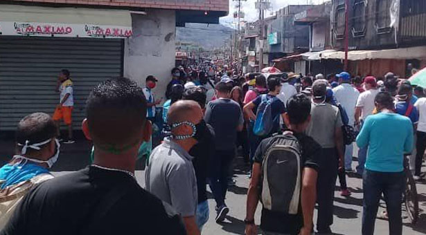 Continúan los saqueos en ciudades en el interior de Venezuela