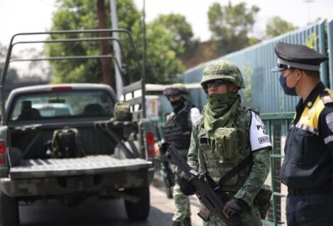 Militares de Ecuador refuerzan cárcel donde barbarie deja 68 muertos