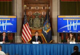 Nueva York propone "reimaginar" EEUU antes de reabrirlo y pide fondos a Trump