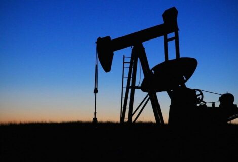 Petróleo Texas se desploma más del 21 %