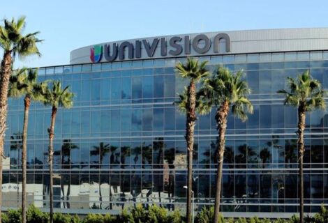 Univision anuncia despidos y reducción de sueldos