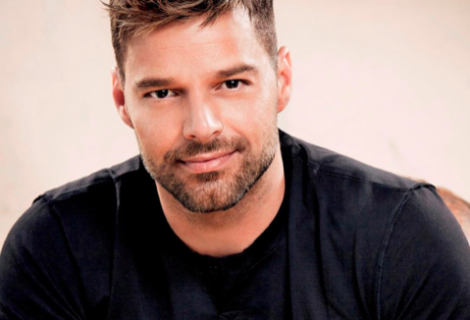 Ricky Martin lanza por sorpresa una producción discográfica titulada "PAUSA"