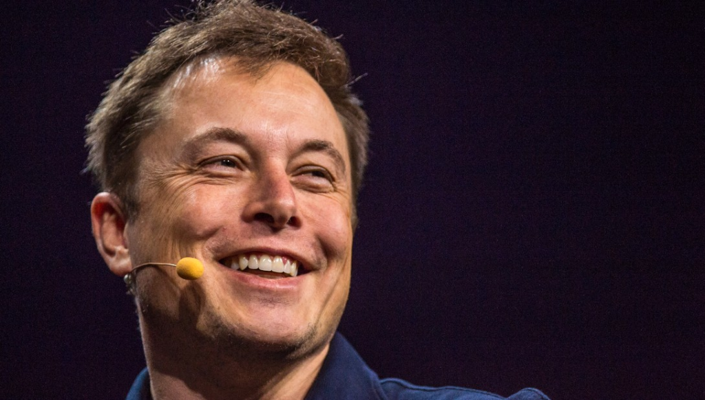 Musk reanuda producción de Tesla en planta de California