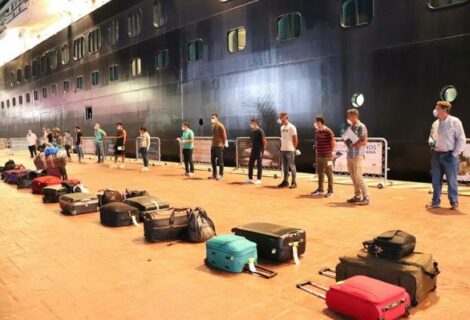 México repatría a 187 ocupantes de crucero varado por la pandemia