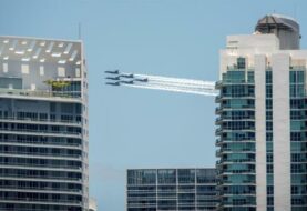Aviones militares surcan cielo de Florida en honor a trabajadores de la salud