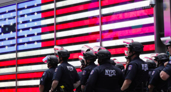 Nueva York decreta toque de queda y dobla presencia policial por protestas