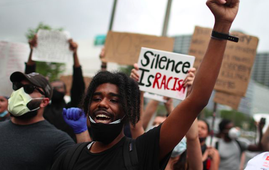 Protestas en Miami cumplen cuatro días en medio del toque de queda