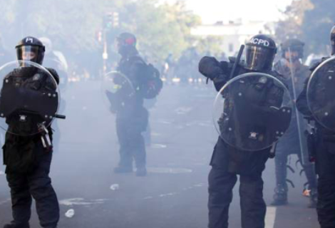 Ciudades de EE.UU. retiran sus toques de queda tras protestas pacíficas