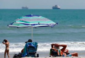 Miami celebra la apertura de playas pero supera los 20.000 casos de COVID-19