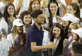 Djokovic pasa a semifinales en Belgrado
