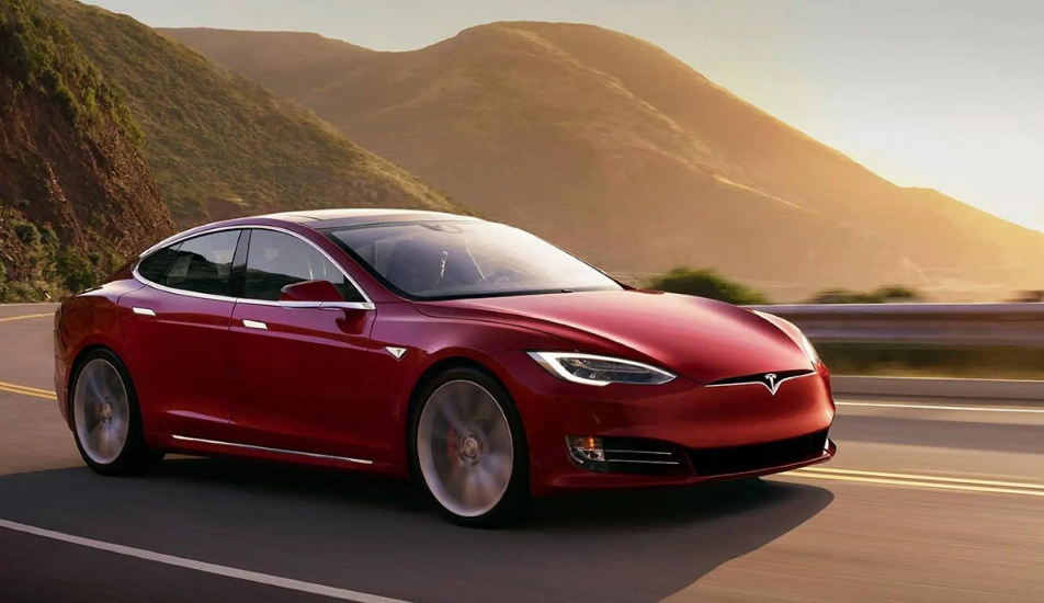 Las acciones de Tesla superan la barrera de los 1.000 dólares