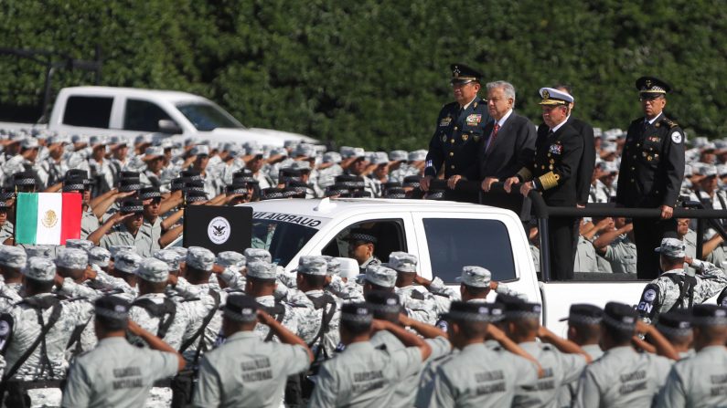 López Obrador defiende militarización en aniversario de la Guardia Nacional
