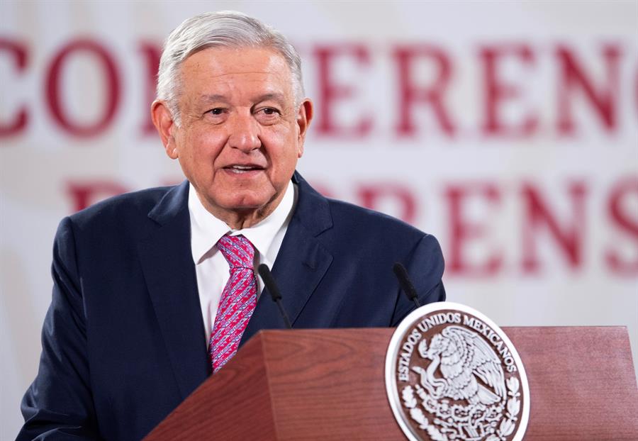 López Obrador rechaza ser un «vendepatrias» por visitar a Trump