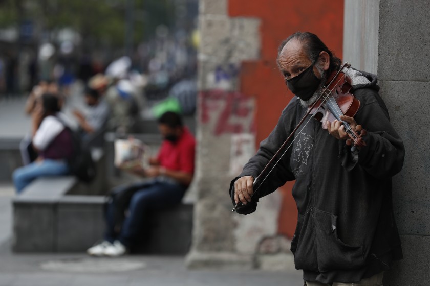 México marca récord en un día al registrar 4.883 contagios de COVID-19