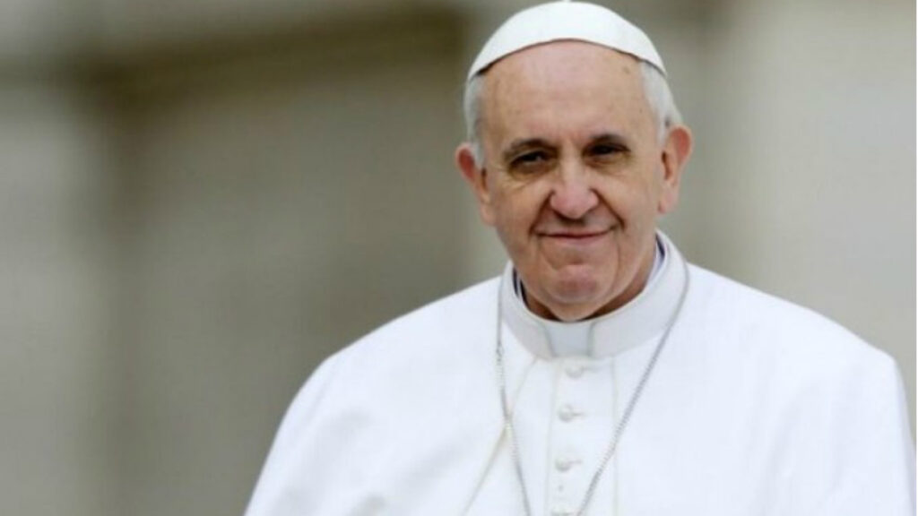 Papa pide rezar por los gobernantes en vez de insultarlos