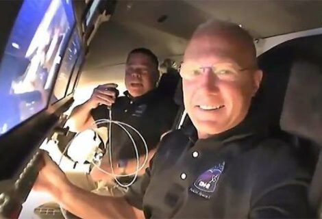 Astronautas del SpaceX destacan suavidad del viaje