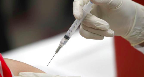 Pfizer consigue la vía rápida en EE.UU. para dos vacunas contra la COVID
