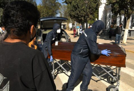 Empleo más buscado en Bolivia es el de sepulturero