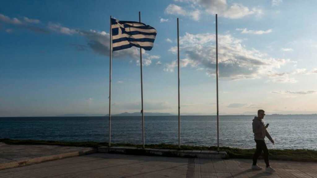 Grecia endurece las medidas ante récord de contagios