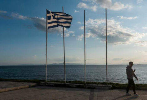 Grecia endurece las medidas ante récord de contagios